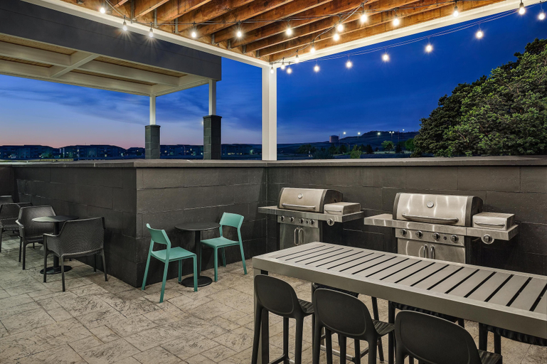 Food & Drinks 5, Home2 Suites by Hilton Rapid City, Pennington
