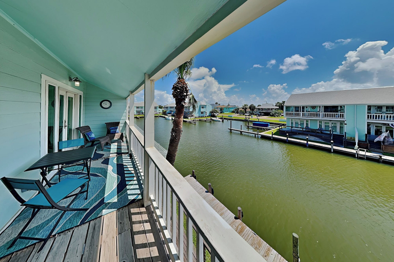 Property amenity 2, Pool Side, Aransas