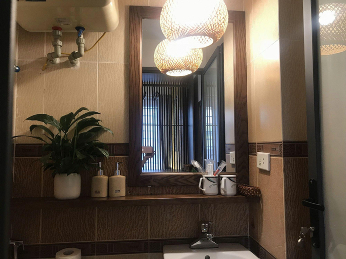 Bathroom 5, The Autumn Homestel, Ba Đình