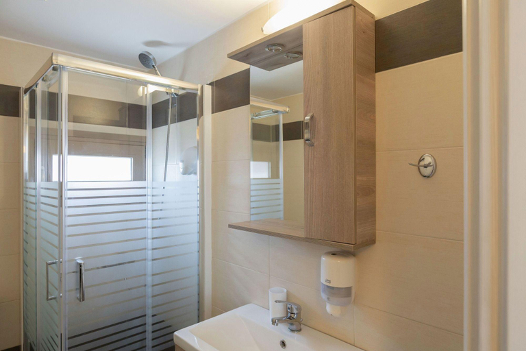Bathroom 5, Pegasus Rooms, Peloponnese