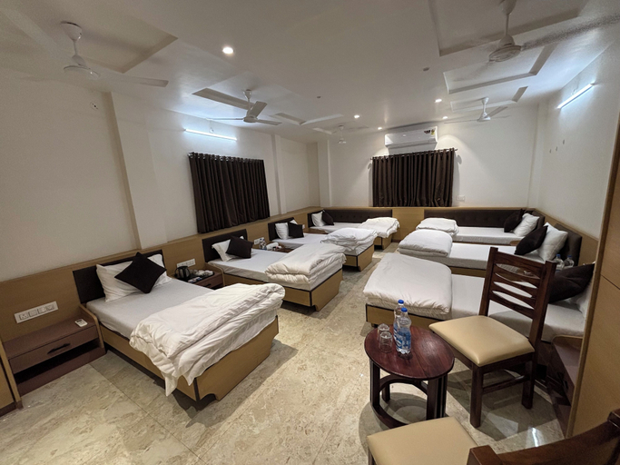 Bedroom 4, Hotel 777, Indore