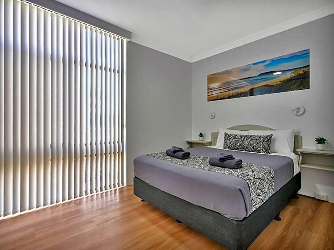Bedroom 5, Surf Beach Motel Coffs, Coffs Harbour - Pt A
