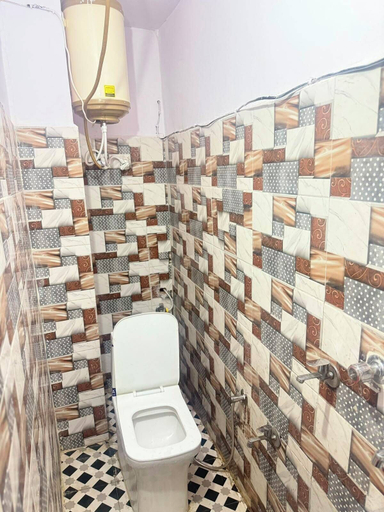 Bathroom 3, Maheshwari Palace & Hotel, Bareilly