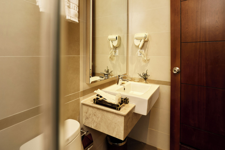 Bathroom 5, GK Central Hotel, District 1