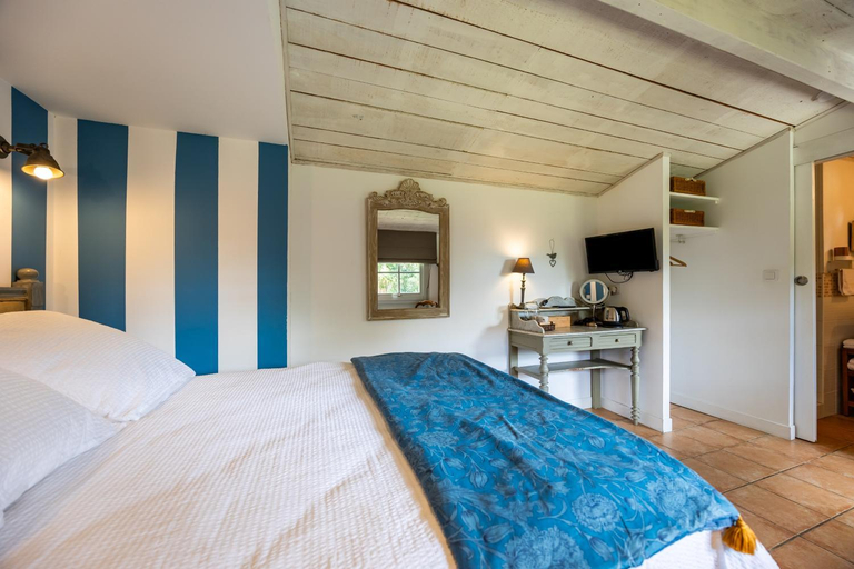 Bedroom 2, Le Clos Du Gorion - Chambre d'Hote, Gironde
