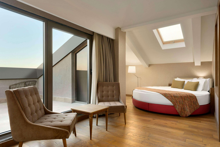 Bedroom 2, Ramada Hotel & Suites by Wyndham Adana, Yüreğir
