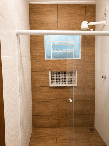 Bathroom 3, Vista do Lago - Casa para 16 pessoas com 5 quartos, Capitólio