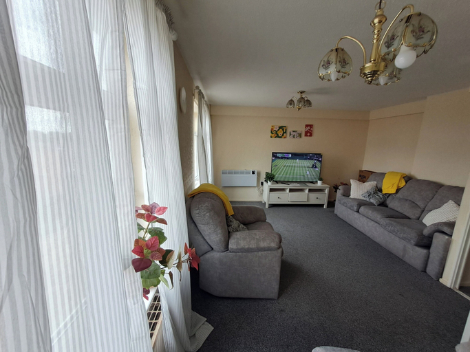 Living area 4, Apartment Sleeps 5 With Parking, Nottingham