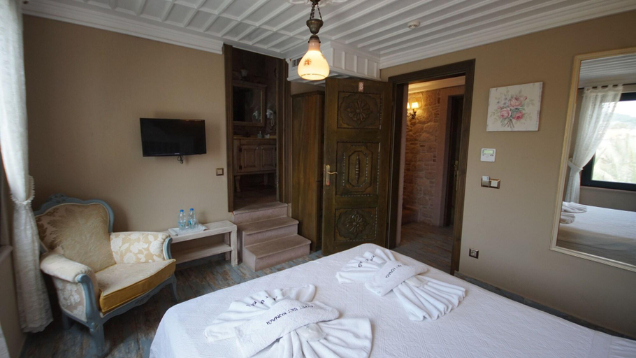 Bedroom 4, Fikret Bey Konagi, Ayvalık