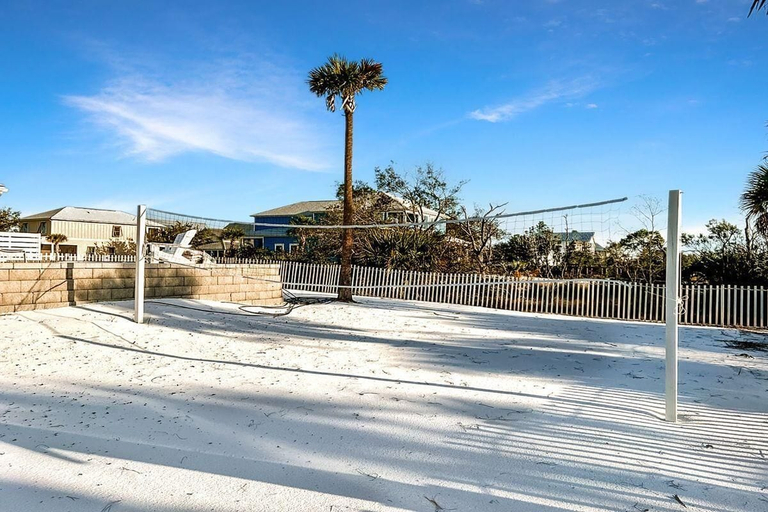 Property grounds 2, Arlanymor, Gulf