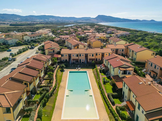 Pool 3, New Holiday Home With sea View Terrace, Sassari