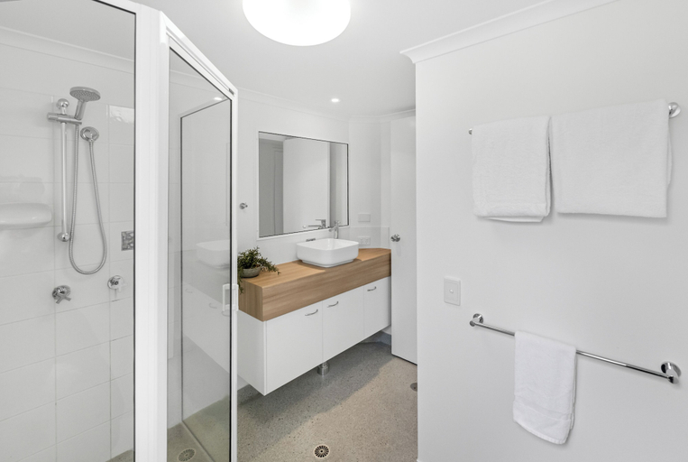 Bathroom 5, Mackay Seabreeze Apartments, Mackay - Pt A
