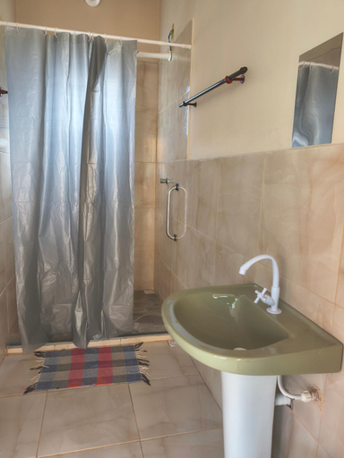 Bathroom, Chales Portela, Baependi