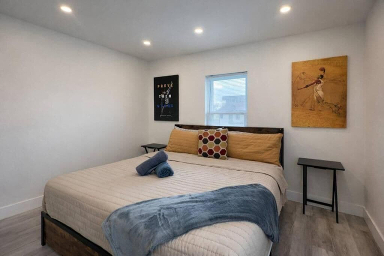 Room 2, Wavecrest Retreat On Strip, Volusia