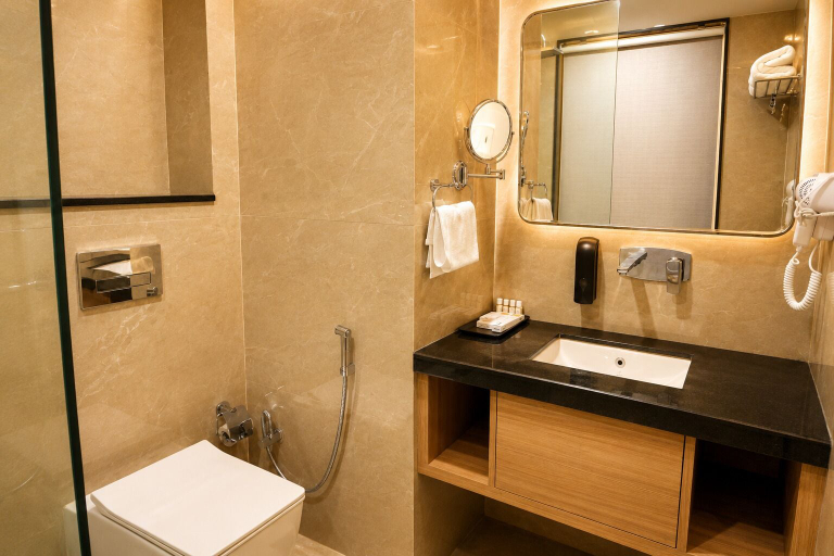 Bathroom 2, Hotel Pinak, Varanasi