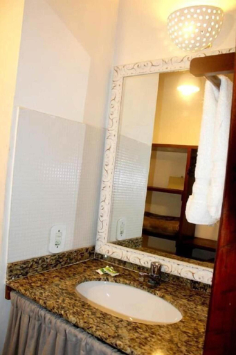 4, Rede Andrade Galeão, Porto Seguro
