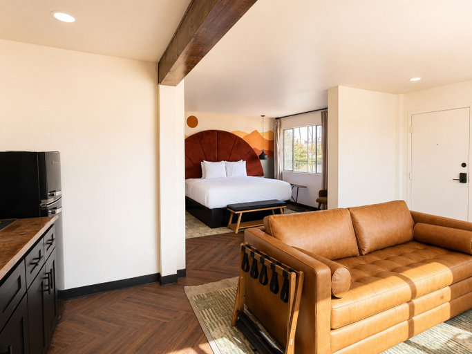 Bedroom 3, The Wesley Hotel, Coconino