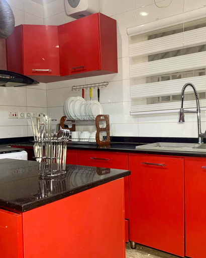 Private kitchen, The Embassy Boutique Apartment, Jos South