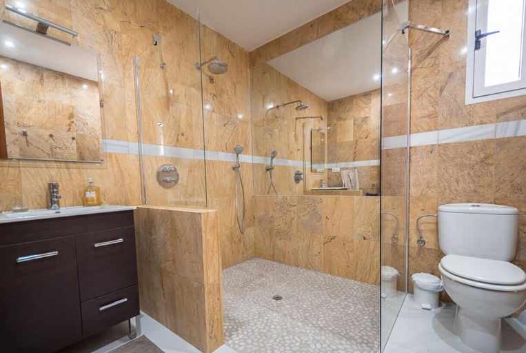 Bathroom 3, Sunrays Naturist Apartment in Playas de Vera, Almería