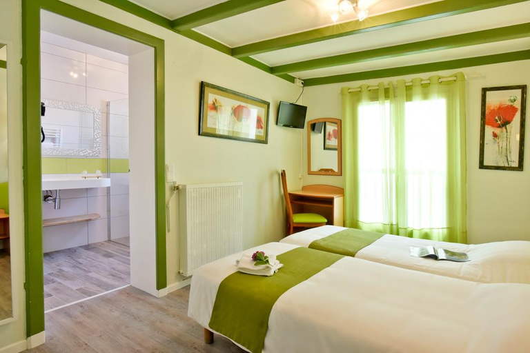 Bedroom 3, Logis Hôtel De France, Landes