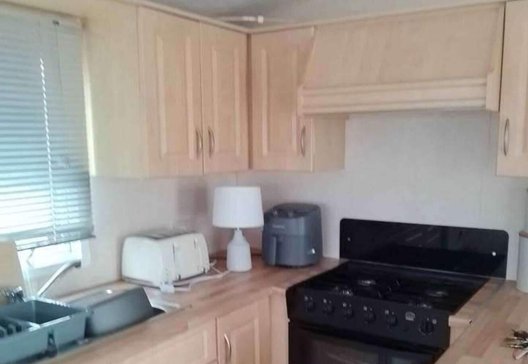Private kitchen, Caravan - Sleeps 4 - Parking, Scottish Borders