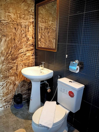 Bathroom 4, THE AIYARARIN RESORT, Muang Phitsanulok
