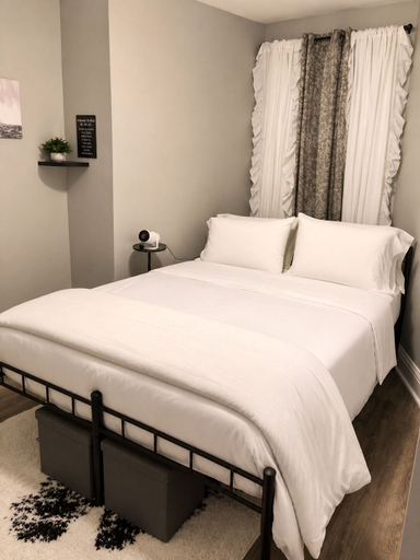 Room 4, Diamond Horizon Suite, Philadelphia