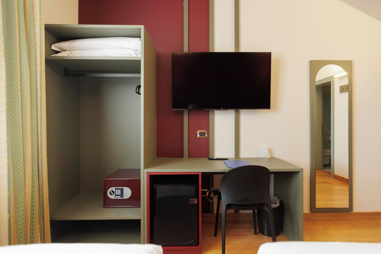 Bedroom 5, HC Hotel Cremona Pilgrim's, Cremona