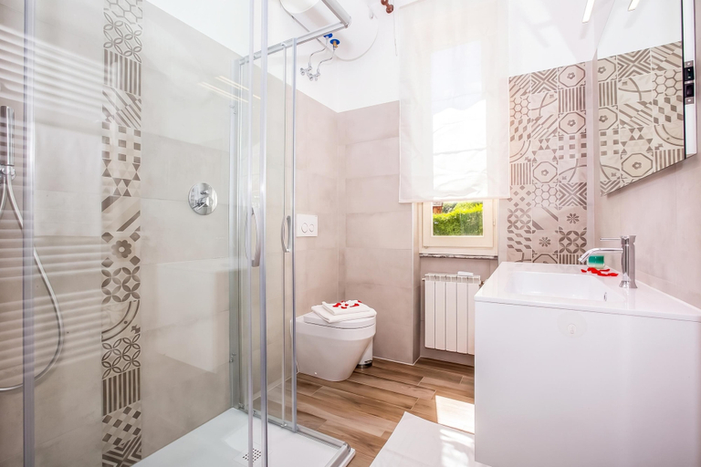 Bathroom 2, Nobiallo Fronte Lago, Como