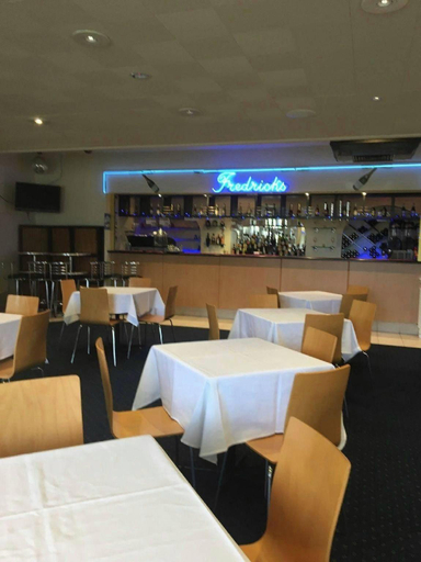 Food & Drinks 5, Alexander Motor Inn & Apartments, Melbourne