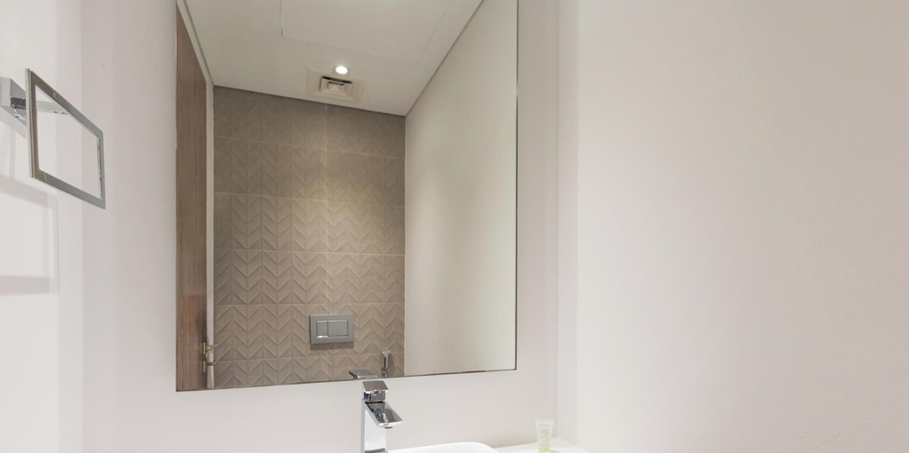 Bathroom 5, LUX Contemporary Suite Marina View 5, Dubai