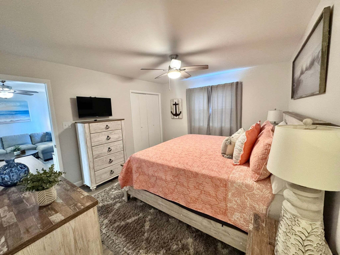 Room 3, Welcome to This 2br/2ba Relaxing Coastal Escape, Baldwin