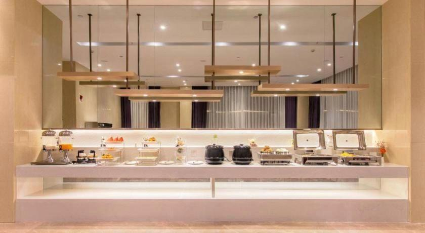 Food & Drinks 5, Lavande Hotel·Wuxue Kanjiang Avenue, Huanggang