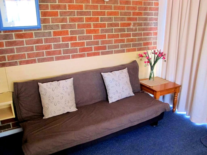 Living area, Merimbula Coastline Motel, Bega Valley