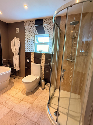 Bathroom 4, Causeway Lodge, Causeway Coast and Glens
