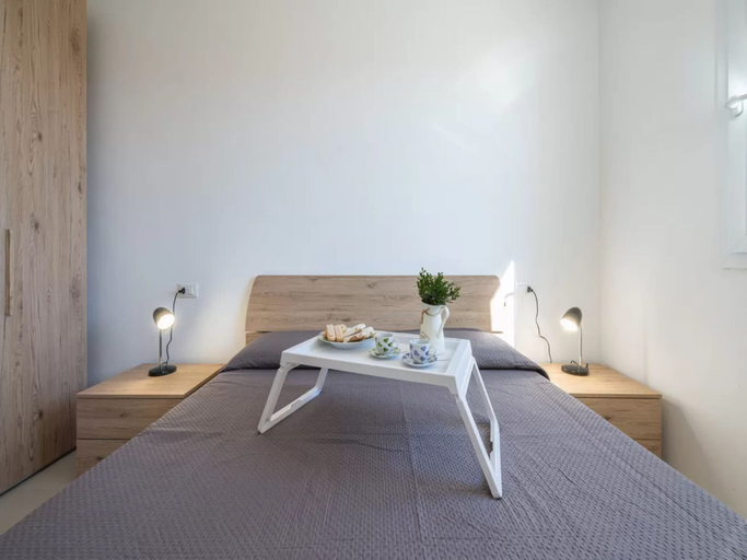 Room 5, New Holiday Home With sea View Terrace, Sassari