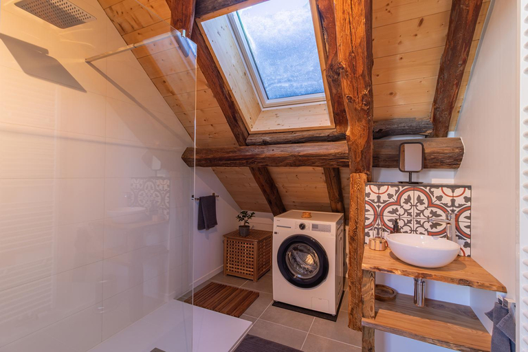 Bedroom 3, Alesina, Savoie