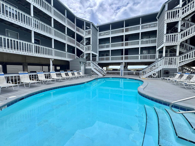Pool 4, Gulf Shores Getaway! 2BR Pool Walk to Beach Pet Friendly, Baldwin