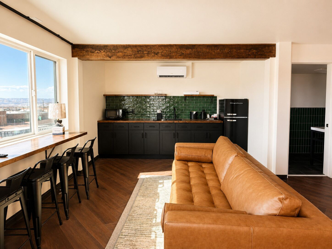 Others 5, The Wesley Hotel, Coconino