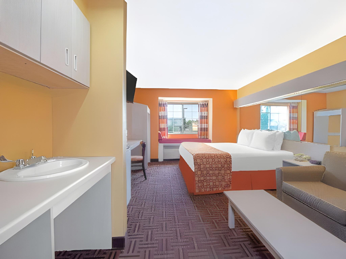 Bedroom 3, Longhorn Inn & Suites, Potter