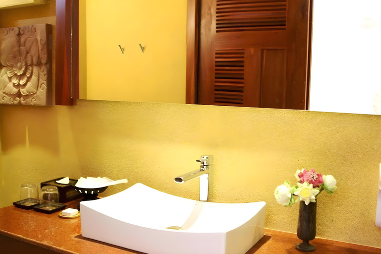 Bathroom 5, Golden Temple Residence, Siem Reap
