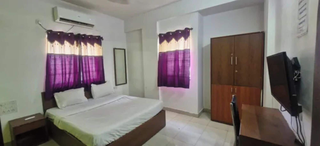 Room 5, Fabhotel Swara Heights, Pune