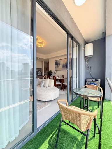 Outdoor dining 5, The Velvet Nook Rooftop Pool and Gym, Dagoretti North