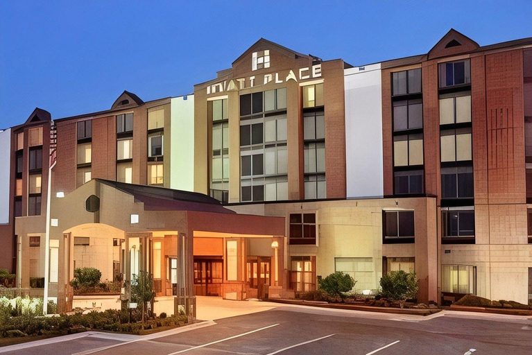Exterior & Views 2, BNA Suites, Davidson