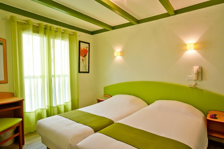 Bedroom 5, Logis Hôtel De France, Landes