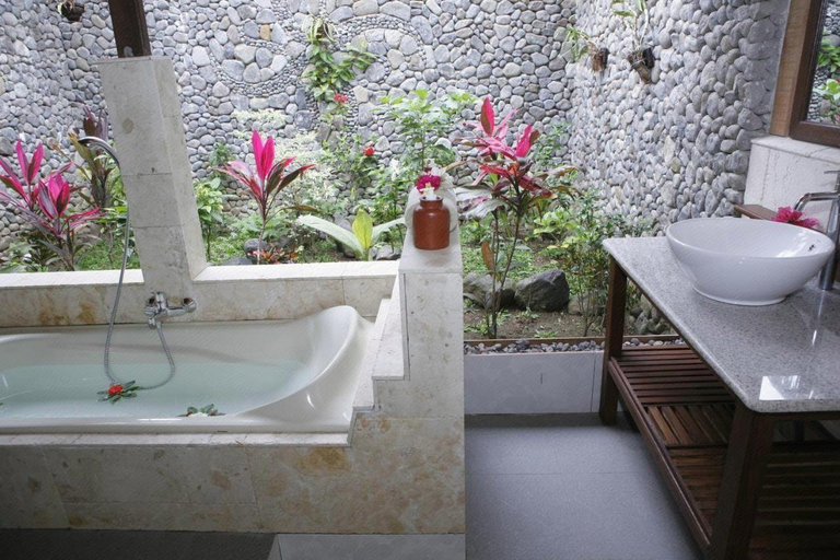 Bathroom 4, Rinjani Lodge, Lombok