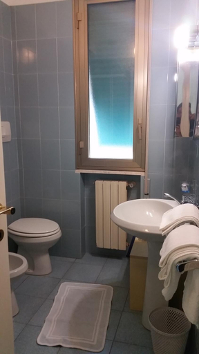 Bathroom 4, La Vignetta, Savona