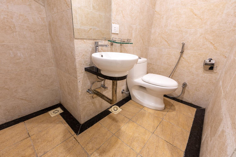 Bathroom 4, The Grand Monarch Hotel, Ujjain, Ujjain