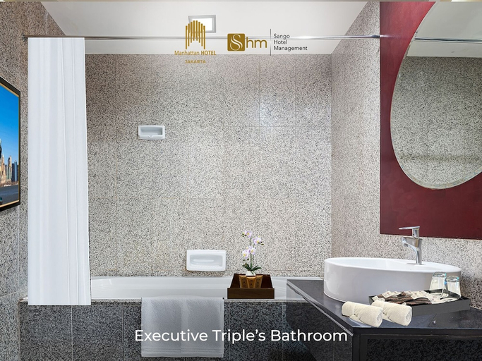 bathroom 44
