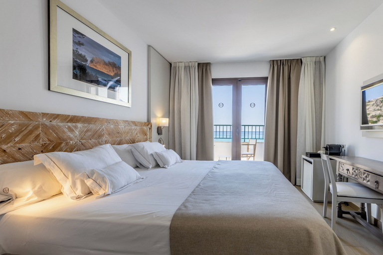Bedroom 3, Hoposa Hotel Niu, Baleares